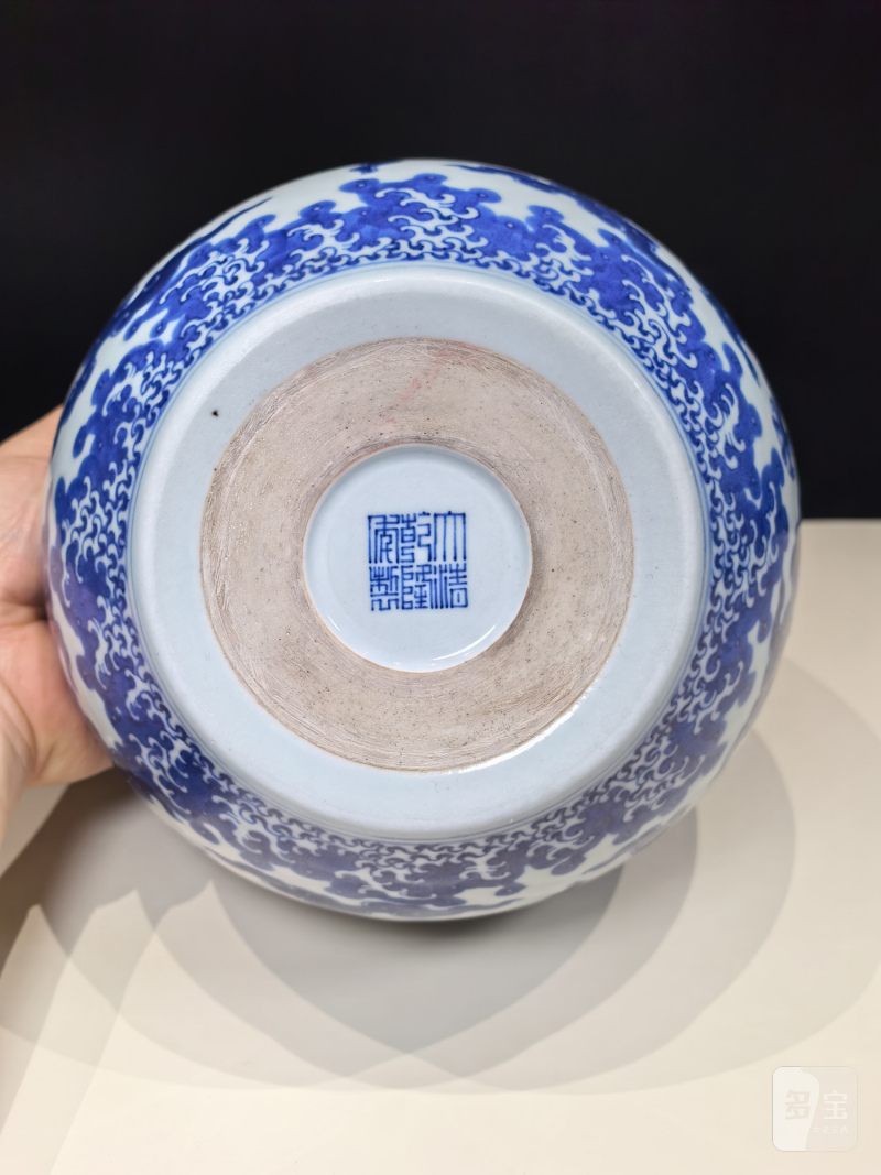 清乾隆 仿嘉窑青花云龙纹卷缸 - 图12